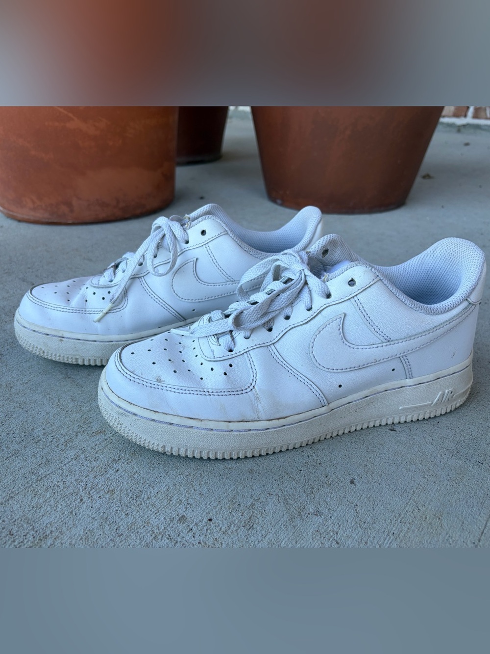 Nike Womens White Air Force Ones Low-Top